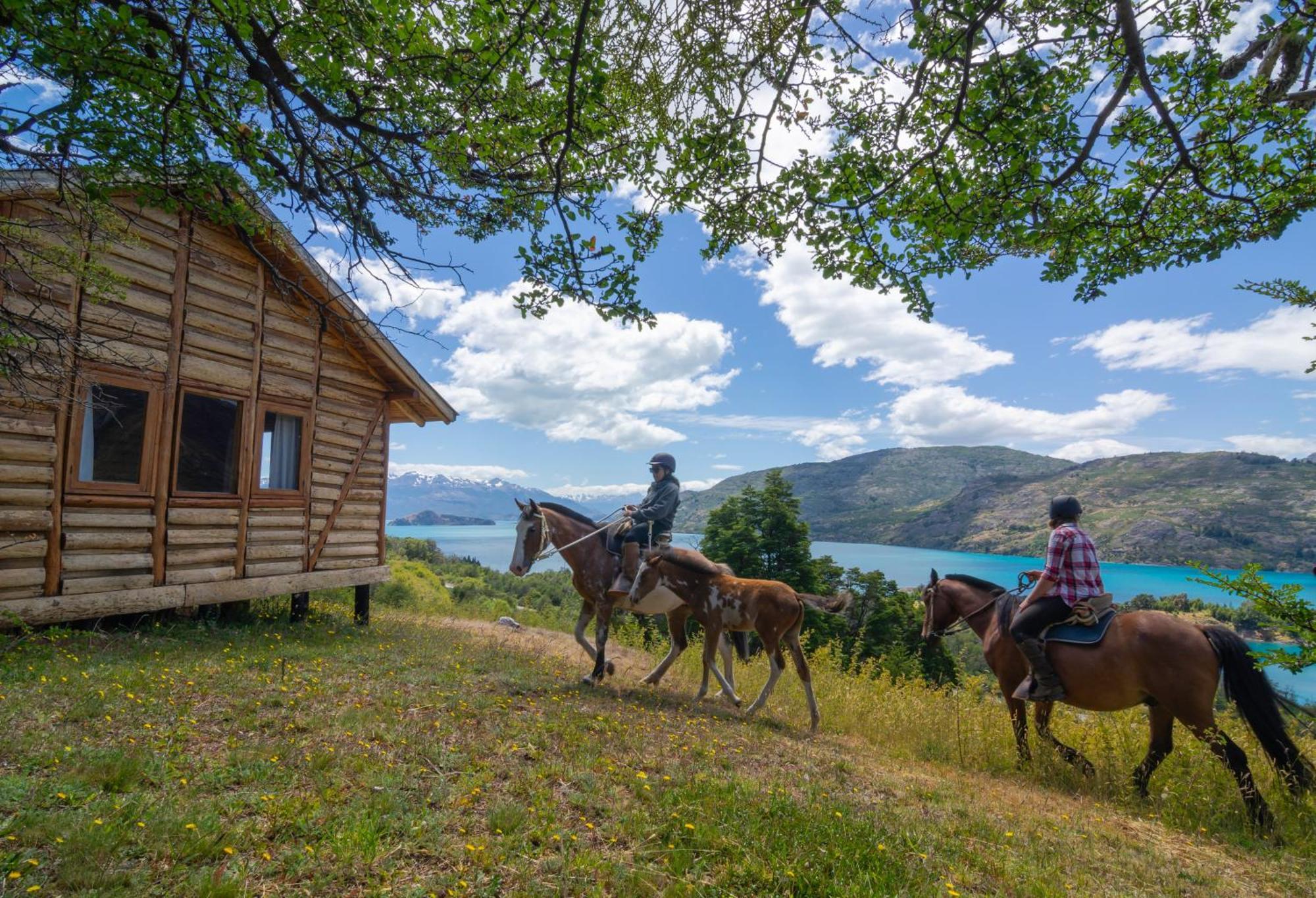 Mallin Colorado Ecolodge Aldana Esterno foto